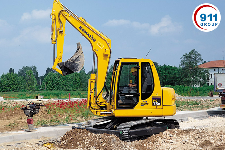 Máy Xúc Bánh Xích 75 Komatsu