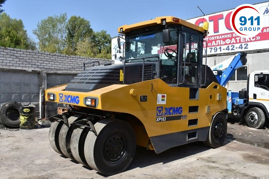 Máy lu bánh lốp 16 tấn XCMG XP163