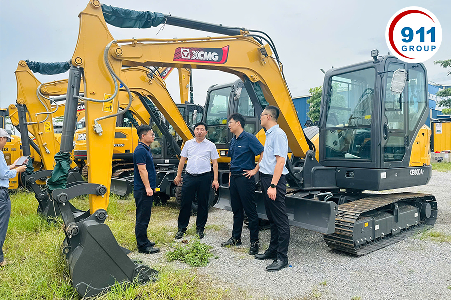 vận hành máy xúc đào