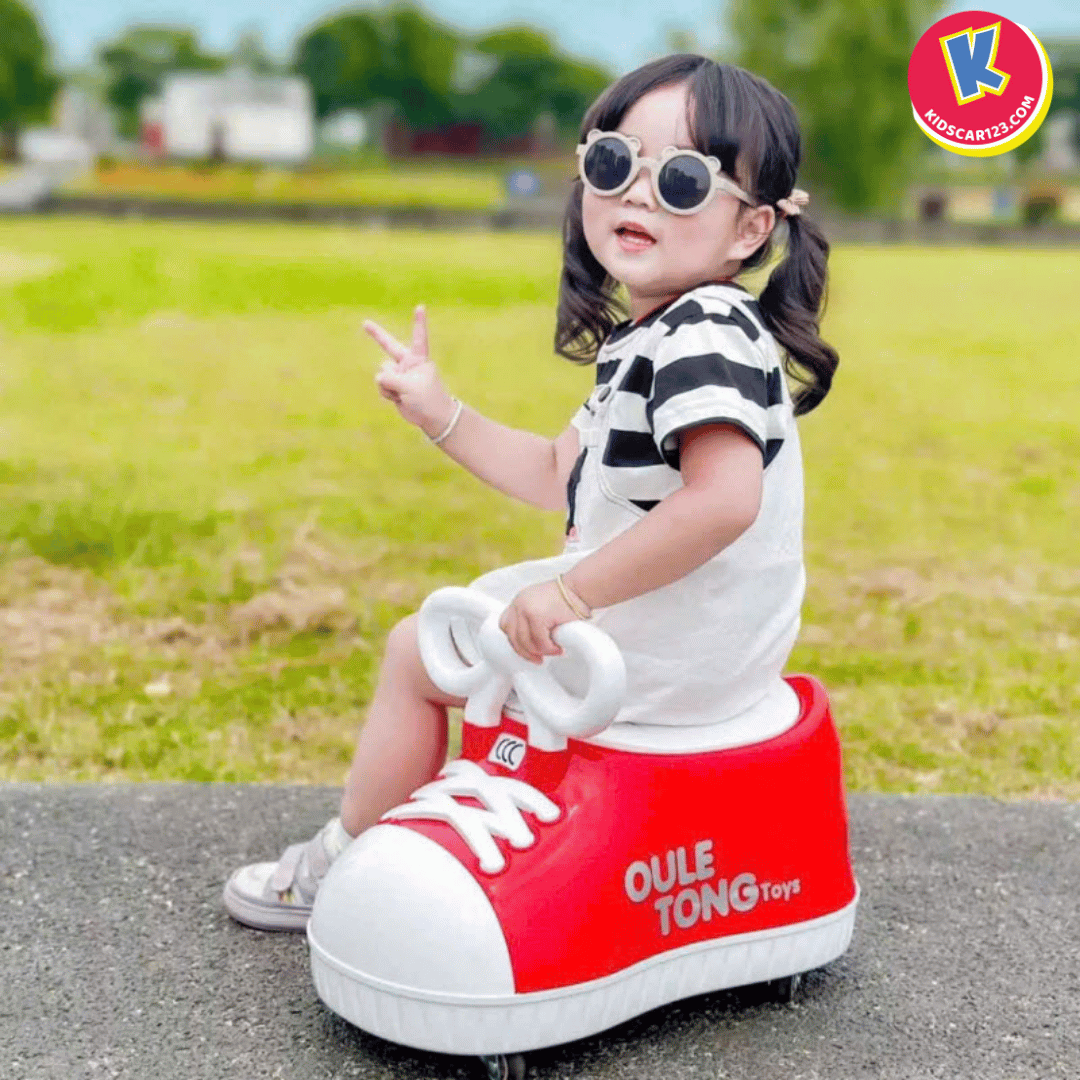 Xe chòi chân 4 bánh giữ thăng bằng cực tốt cho bé