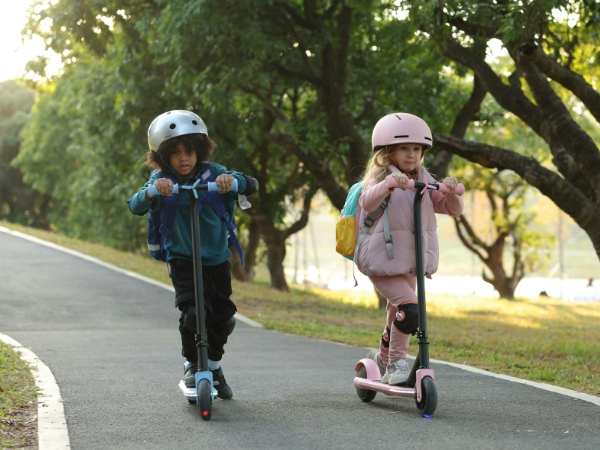 Chọn xe scooter theo độ tuổi và thể trạng của bé