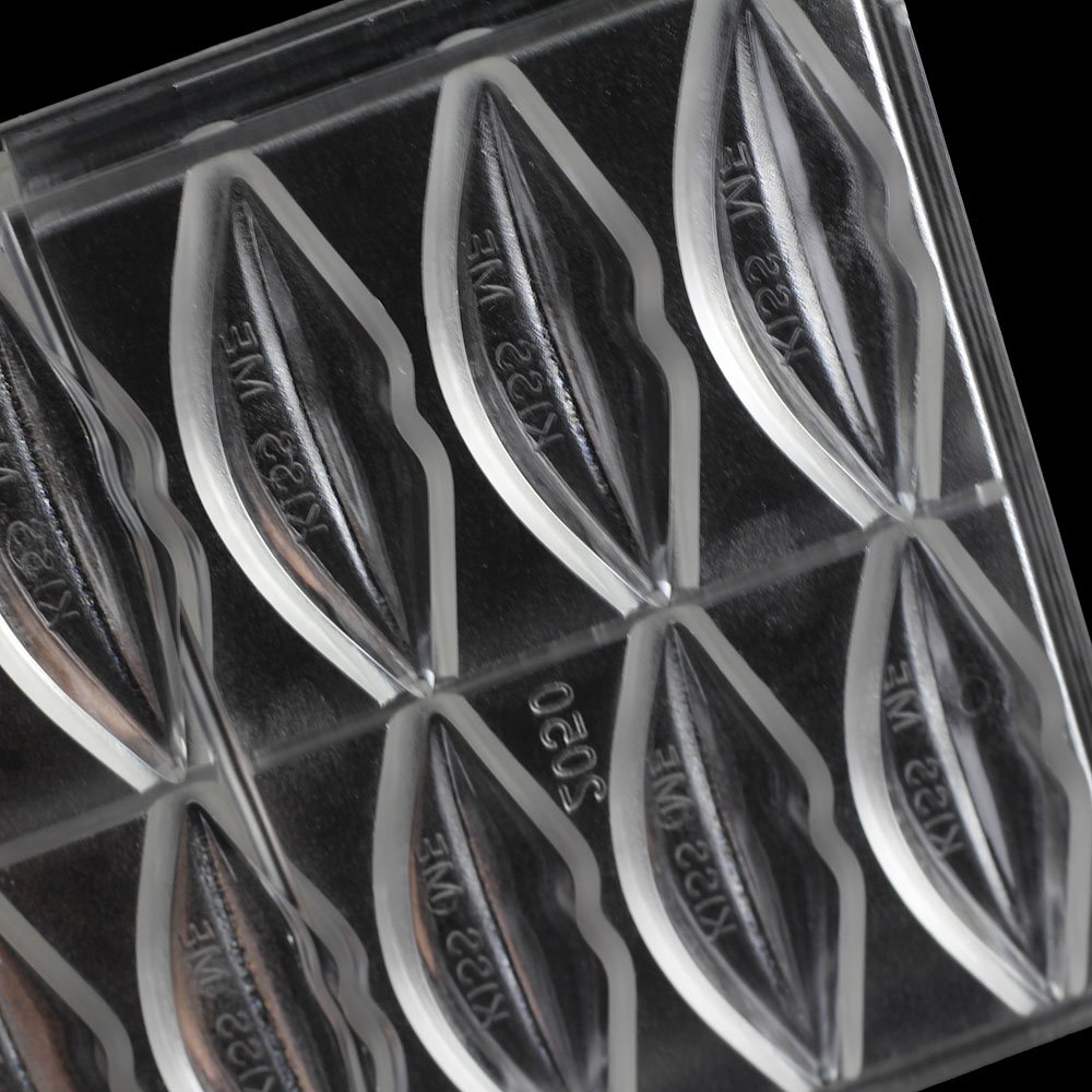 2050 - Khuôn socola bonbon hình đôi môi dài