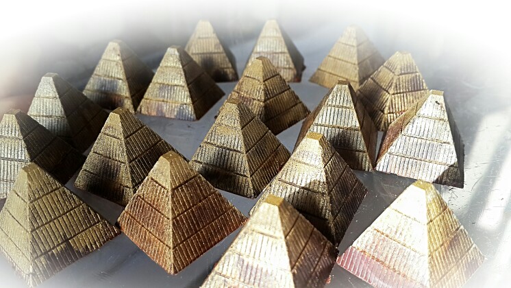 2260 - Khuôn socola bonbon hình kim tự tháp