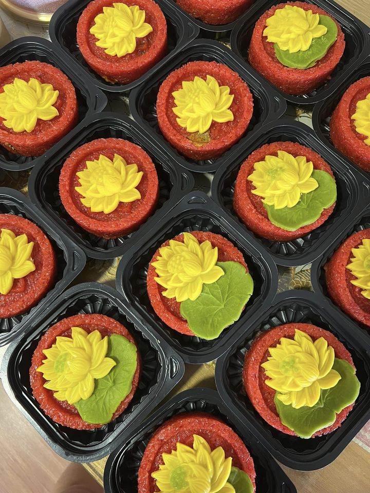 Hộp nhựa đế đen hình vuông MT12