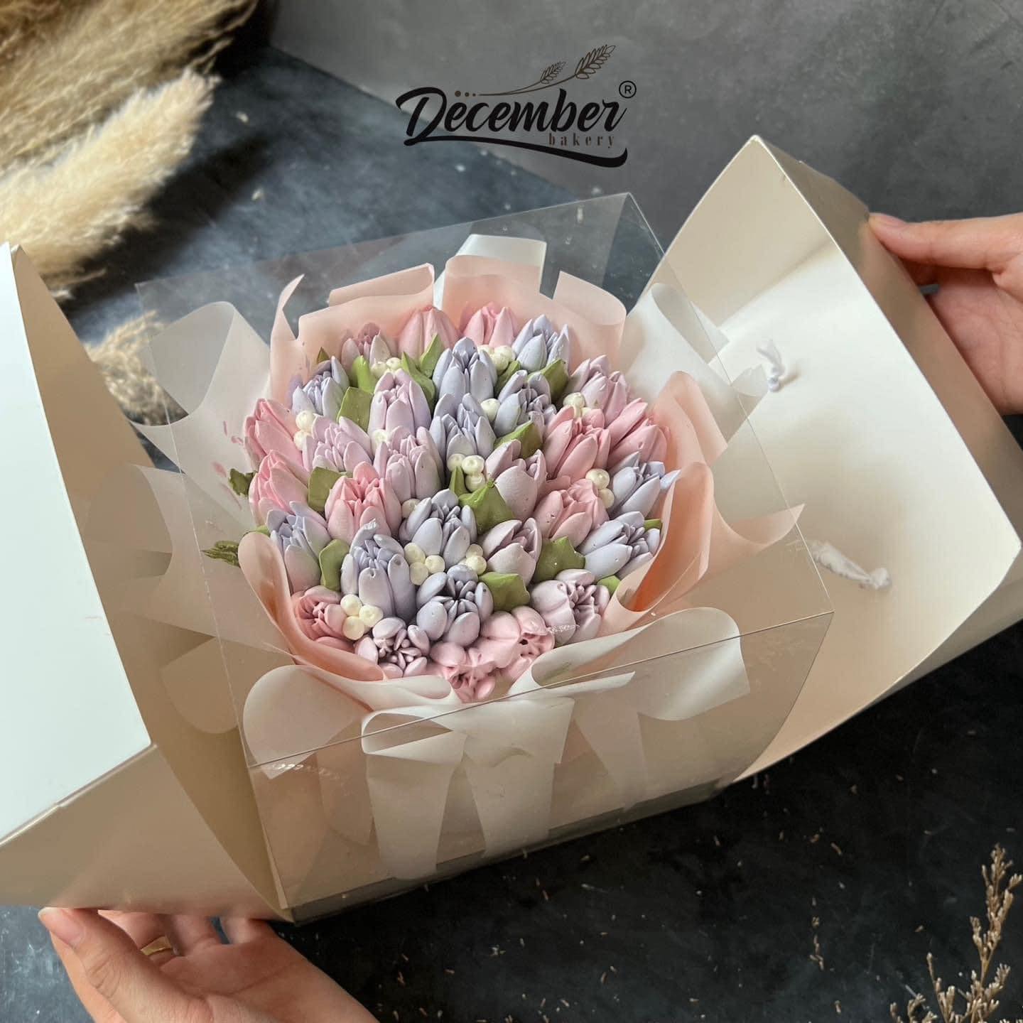 Hộp Bánh Kem giấy + mica 22 x 18cm