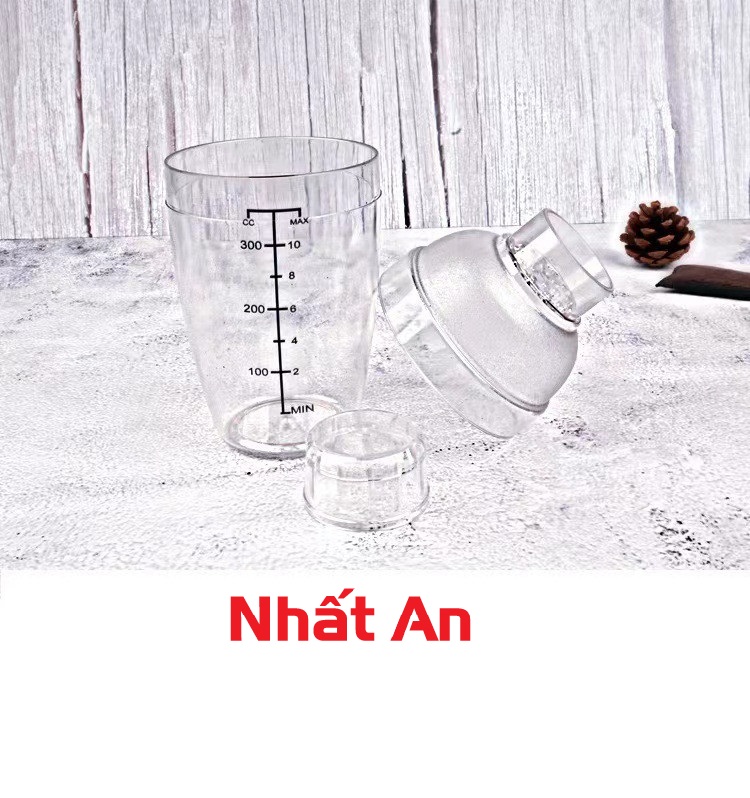 Bình lắc pha chế bằng nhựa - Cocktail shaker. Có 4 thể tích