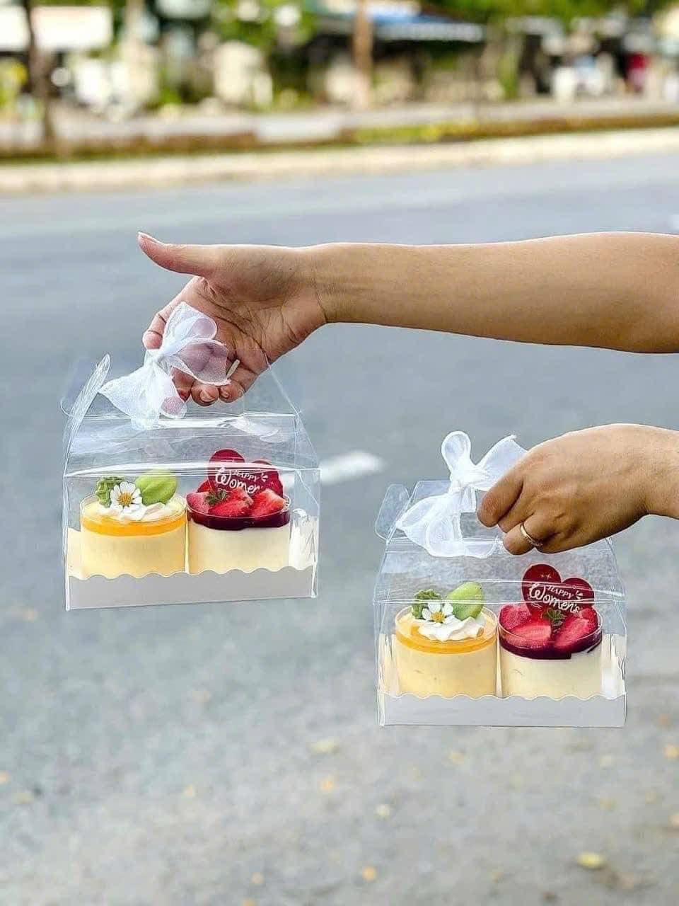 Hộp mica chữ nhật đáy giấy HT2047