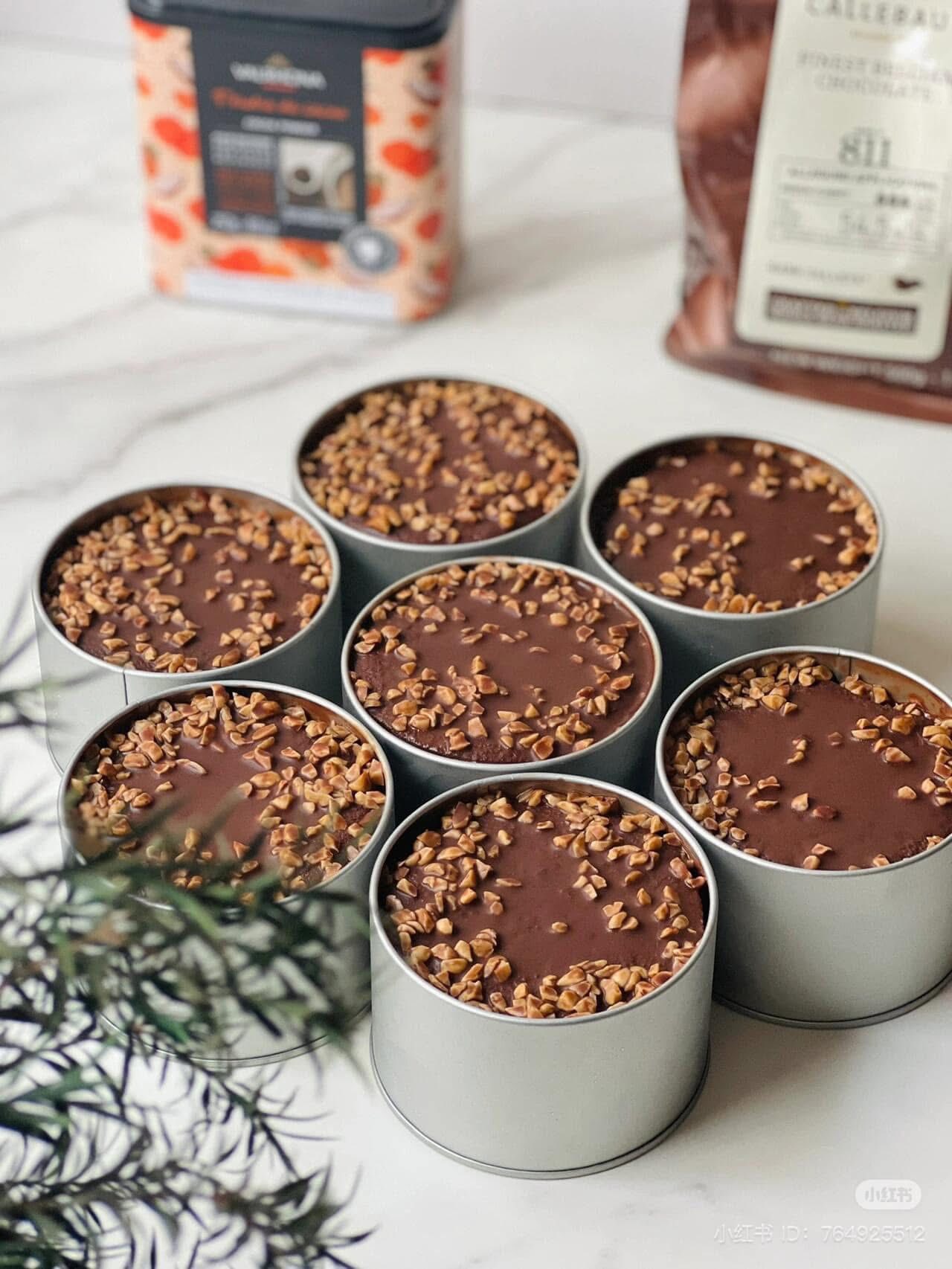 Hộp thiếc tròn HT7401 9x6cm