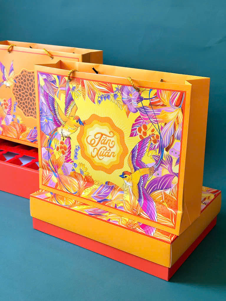 Hộp Tết Ép Kim Sang Trọng Én Vàng 6H