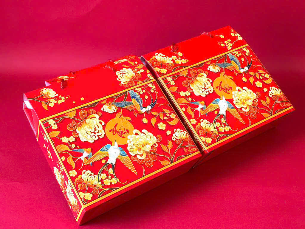 Hộp Tết Carton Bồi Không Túi Én Xuân