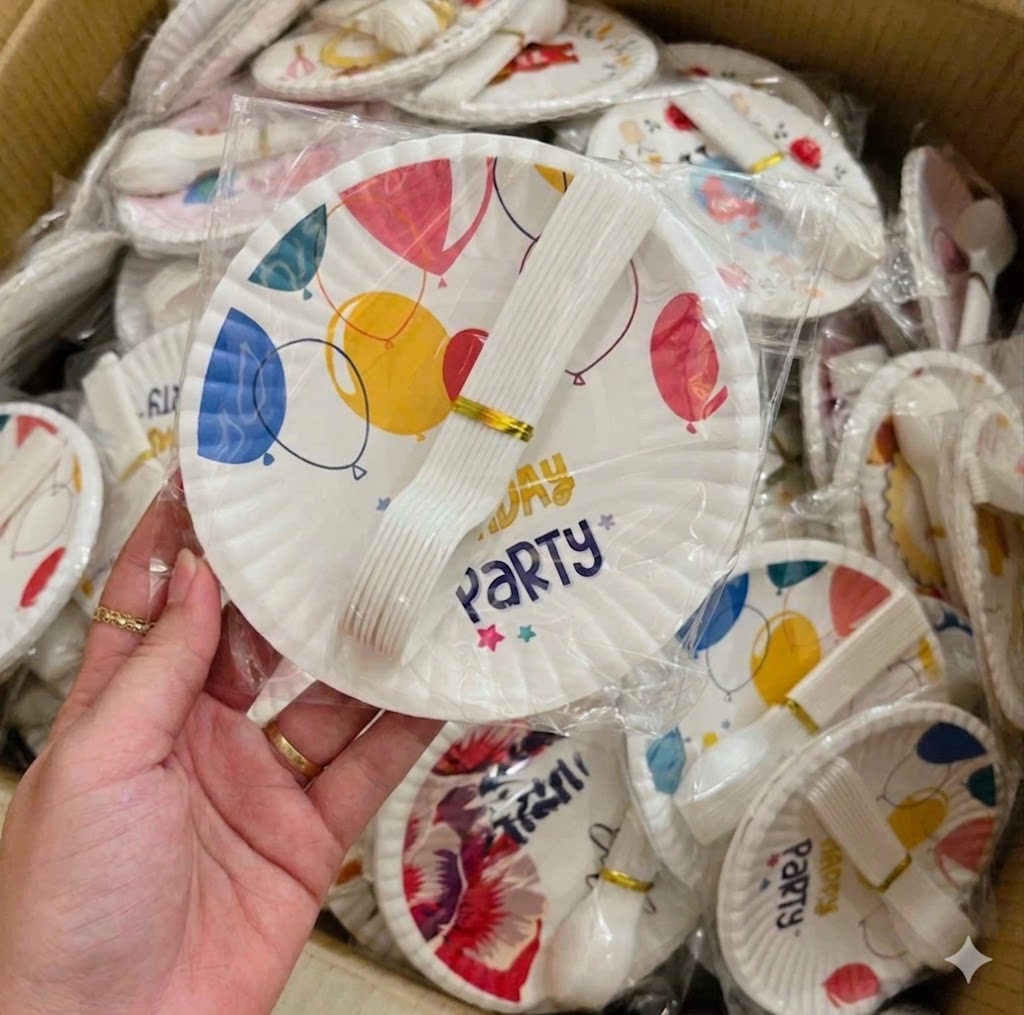 Dĩa bánh kem giấy kèm muỗng (10 cái) mẫu ngẫu nhiên