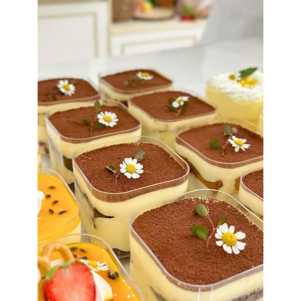 Ly Nhựa Mica Vuông GD2013 (kèm nắp)