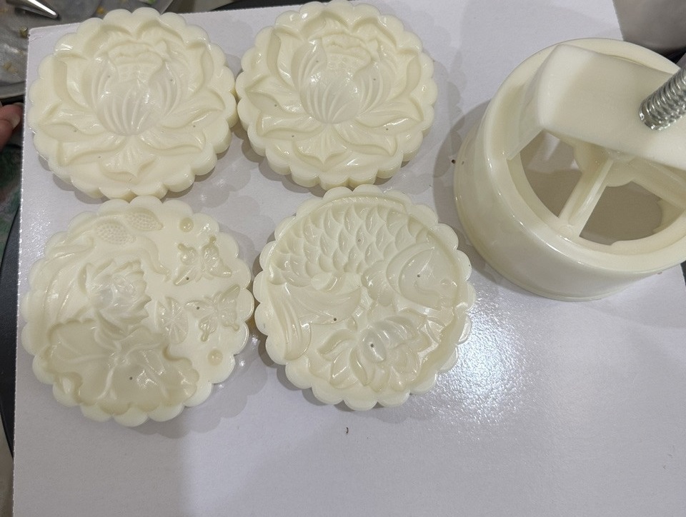 Khuôn Trung Thu 4 mặt Hoa Sen Cá Chép 200gr - 230gr