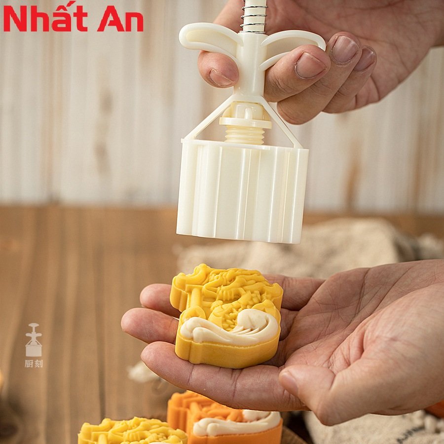 Khuôn Trung Thu Rồng Cá 75gr