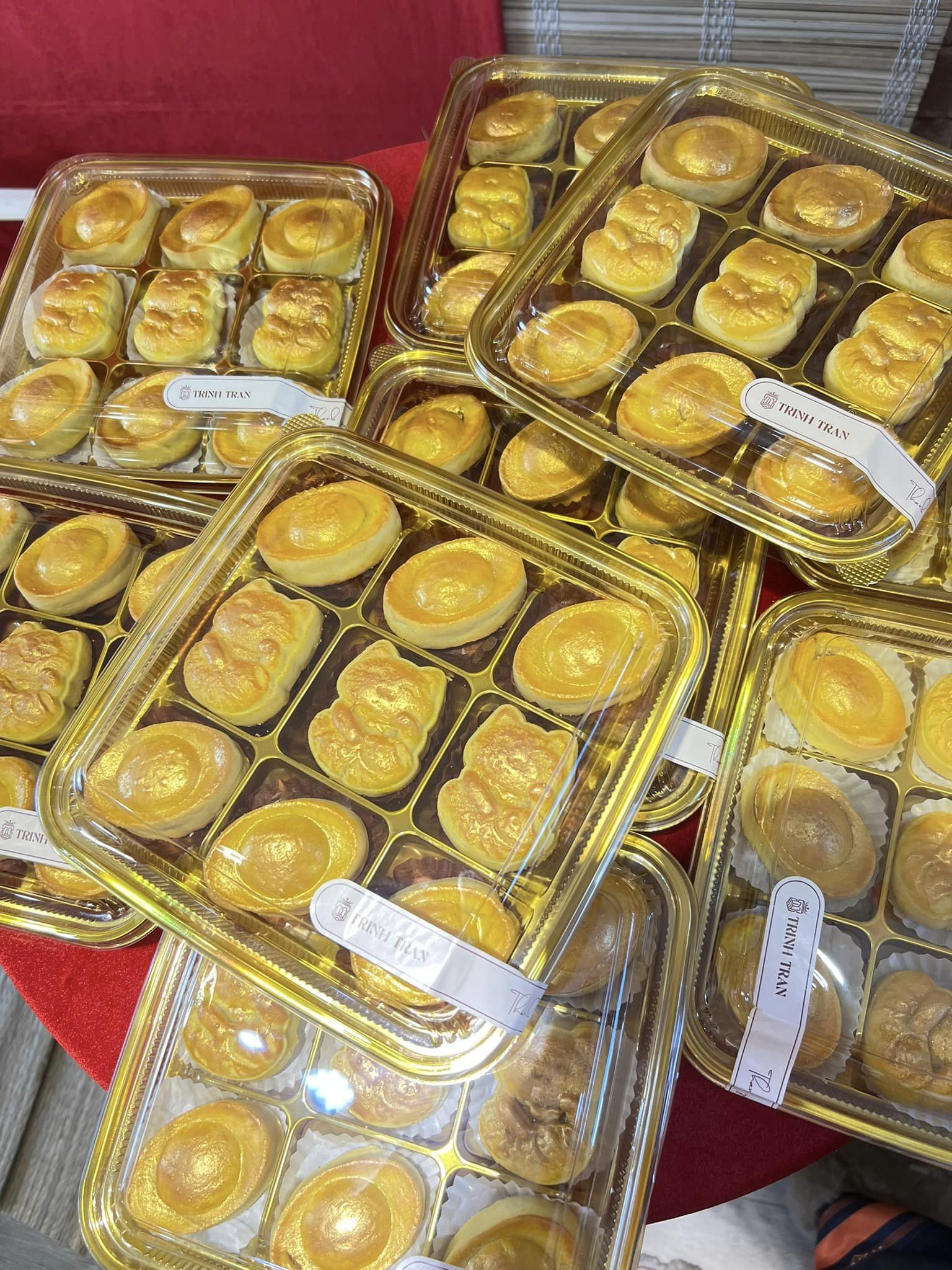 Hộp nhựa 9 ngăn vàng QF999