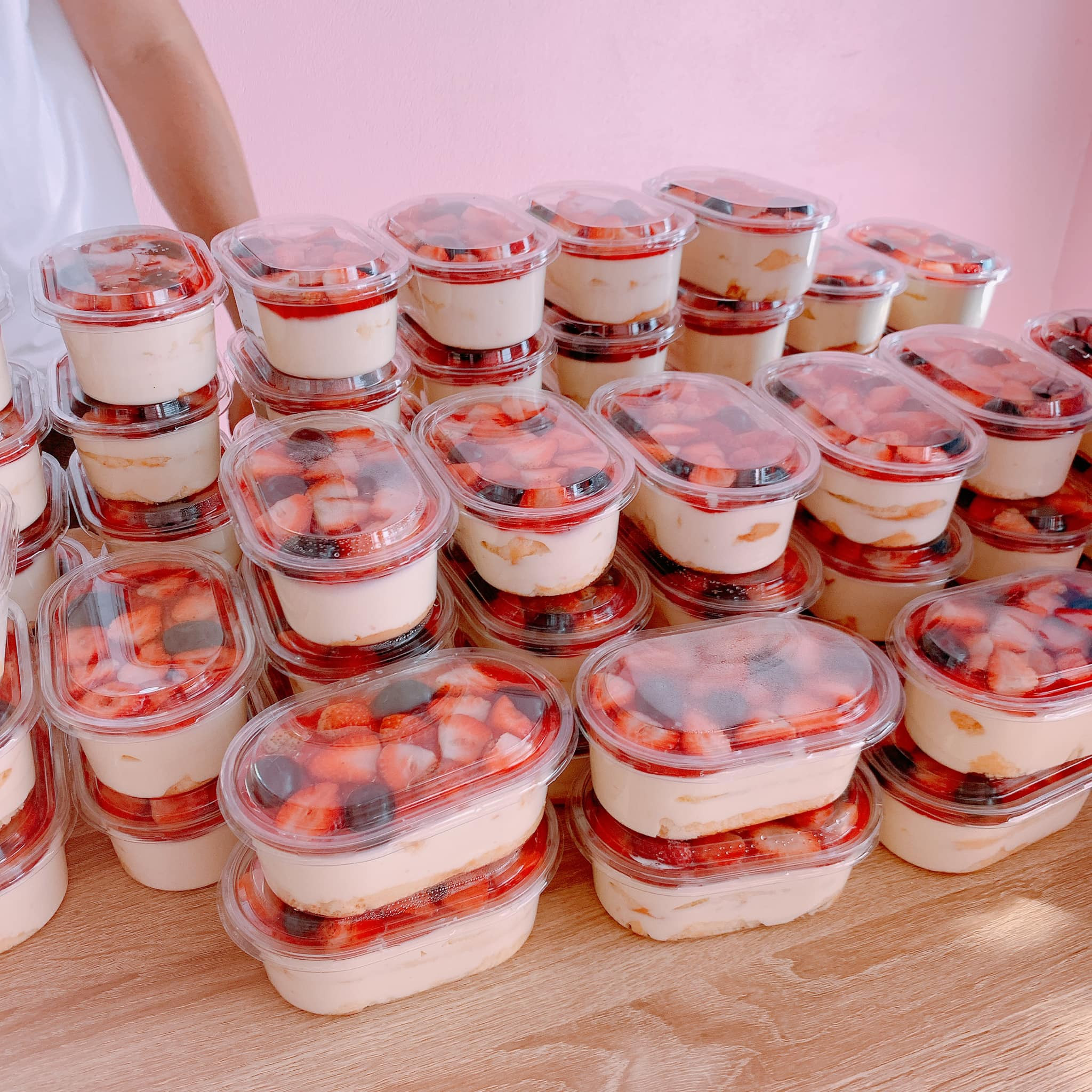 Hộp nhựa trong Oval HT700 (640ml)