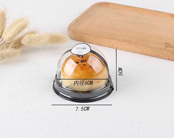 Hộp nhựa tròn nắp cầu (đế đen và vàng)