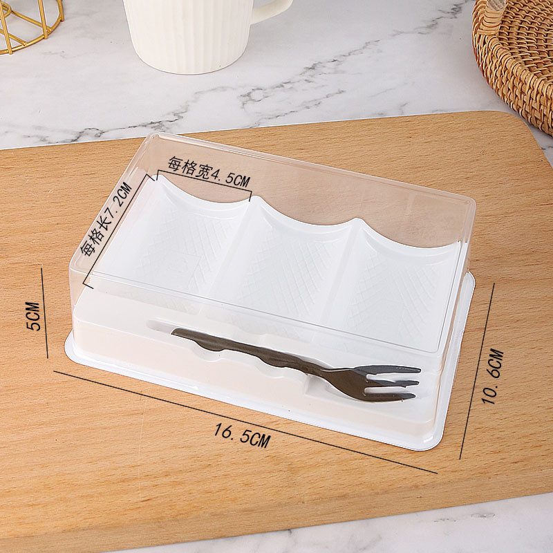 Hộp nhựa đựng bánh 3 ngăn HT323