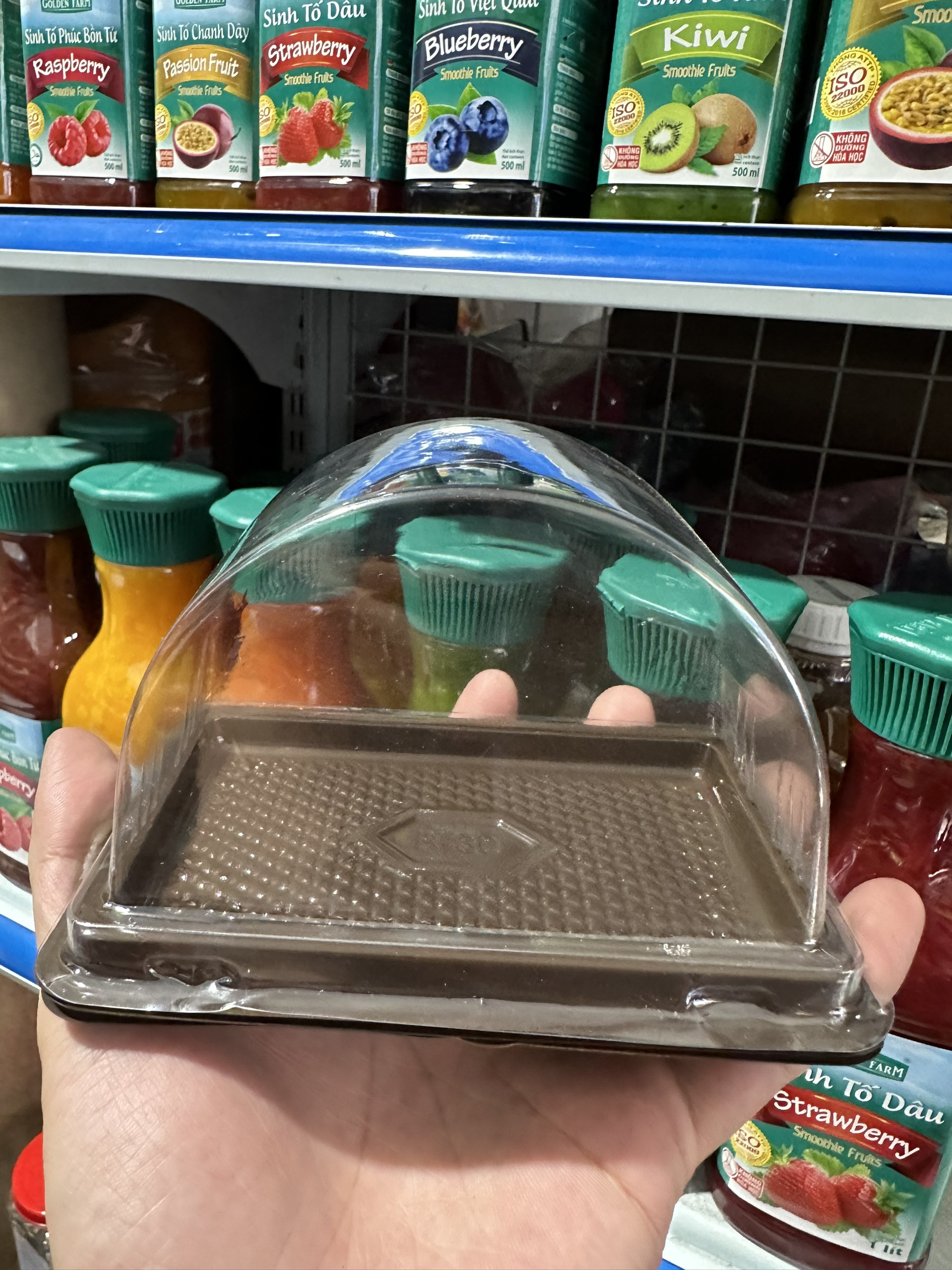 Hộp nhựa nắp vòm đế đen B-30