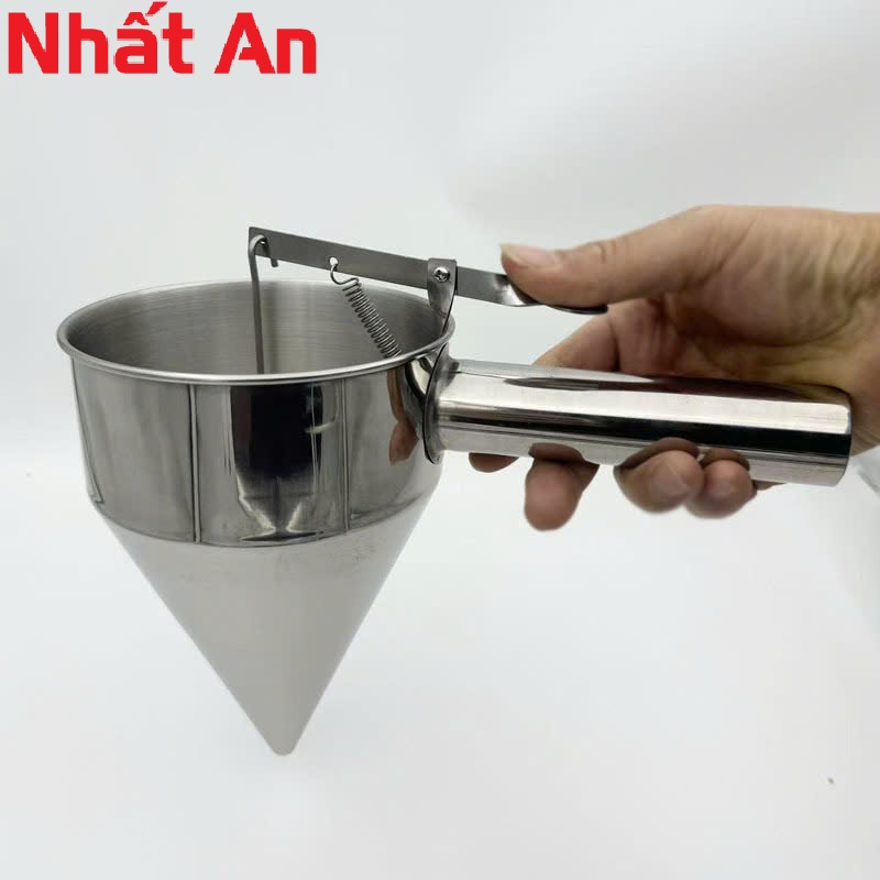 Phễu rót bột cầm tay