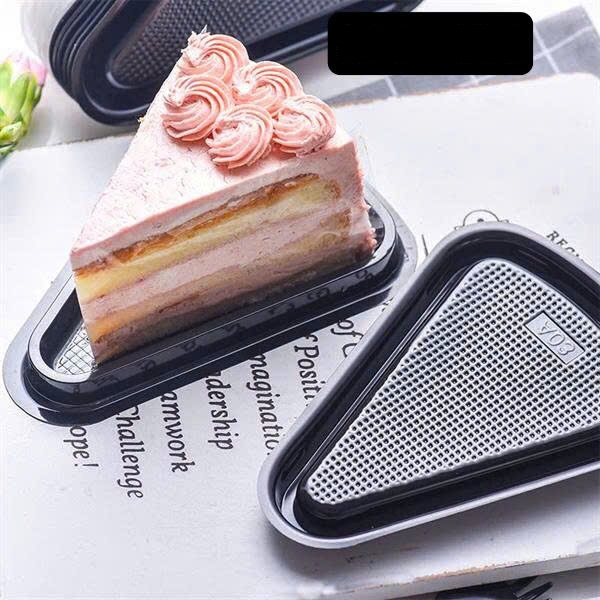 Hộp nhựa tam giác đế đen A03