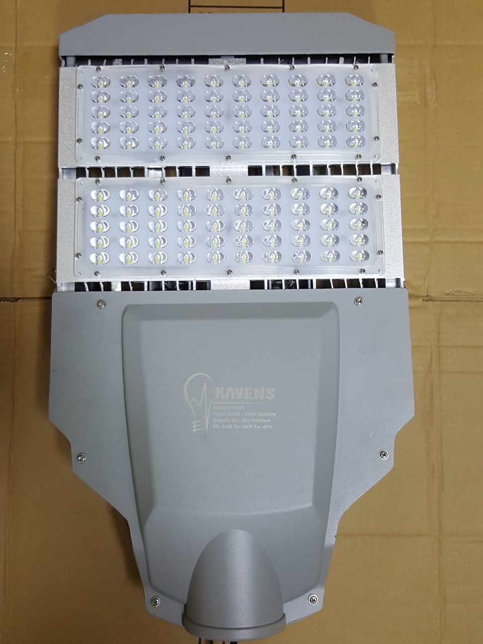 den-duong-led-100w-chip-cob-nhieu-mat