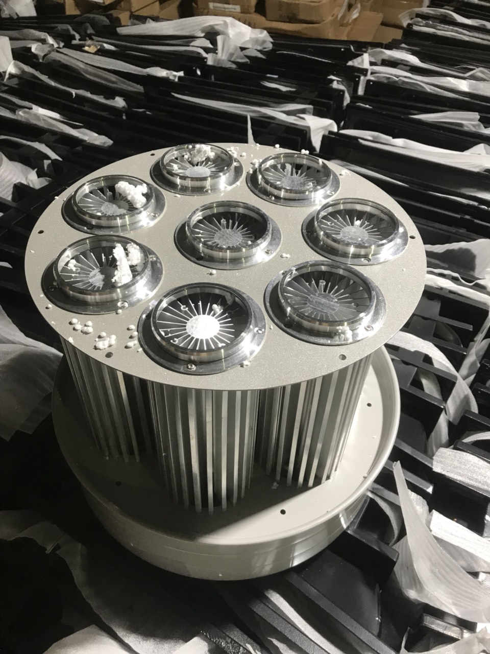 den-led-nha-xuong-400w-highbay