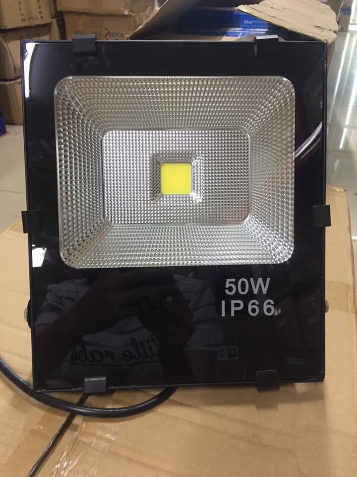 den-pha-led-50w-kavens