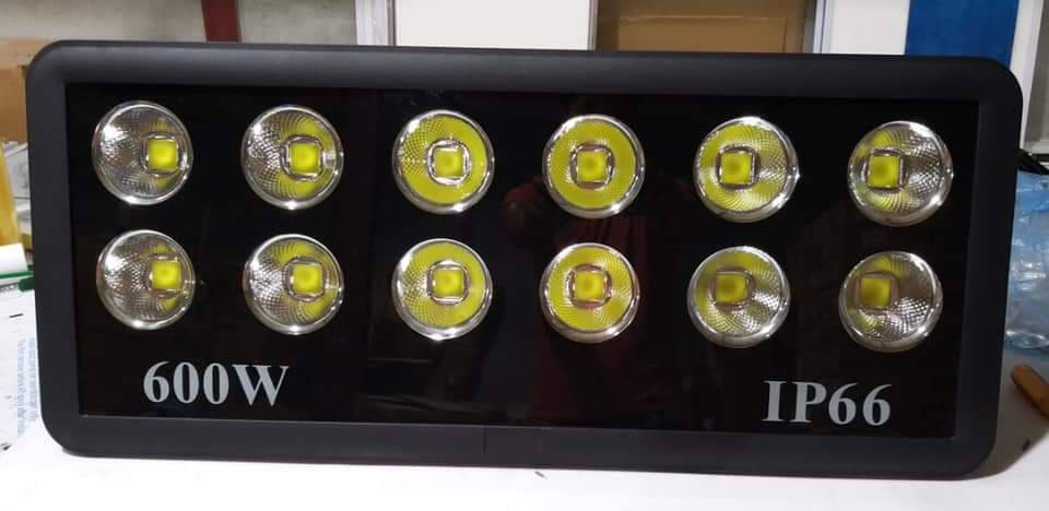 den-pha-led-600w-kavin-mat-trau-mat-coc