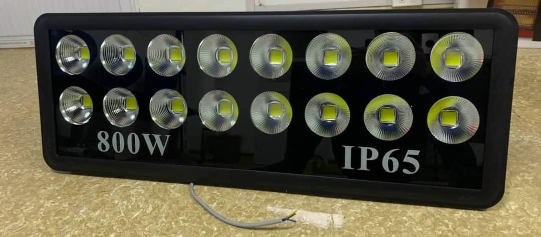 den-pha-led-800w-kavin-mat-trau-mat-coc