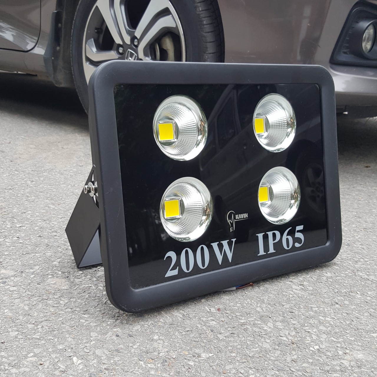 den-pha-led-kavin-200w-mat-trau-kip06