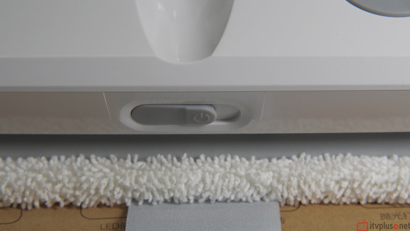 Cổng sạc điện máy lau nhà