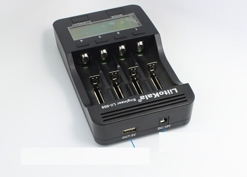 Chargeur LiitoKala Lii-500 Avec écran LCD - Pour Batteries 18650, AA, AAA Ni-MH Et Li-Ion - 4 Emplacements Indépendants