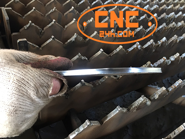 Cắt laser sắt