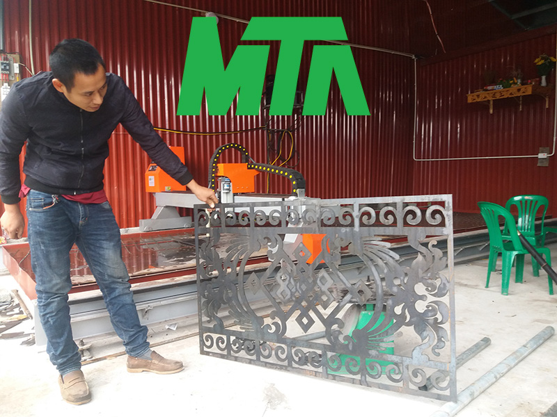 máy cắt hoa văn hàng rào sắt