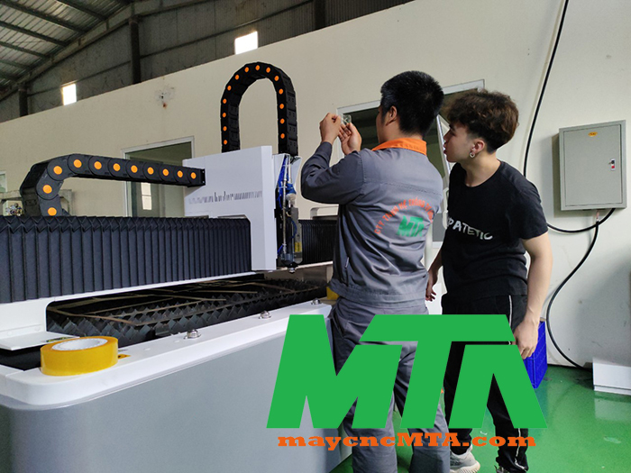 máy cắt laser