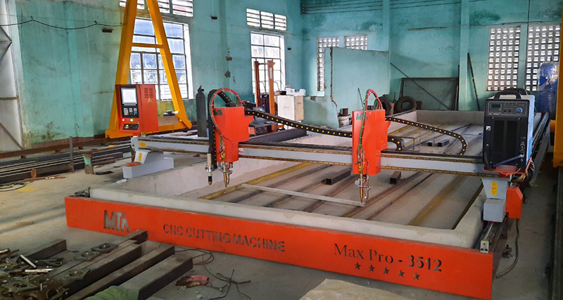 máy cắt sắt cnc