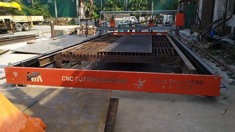 máy cnc cắt phá băng