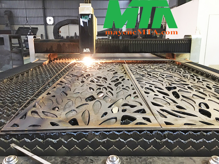 CẮT SẮT CNC