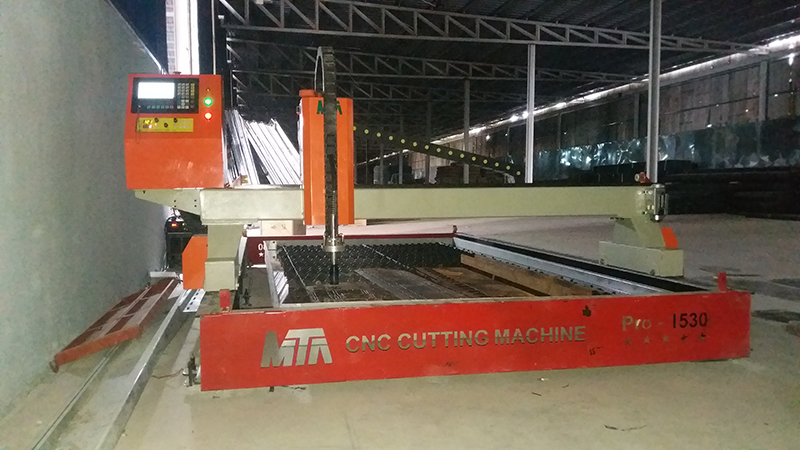 Máy cắt kim loại cnc