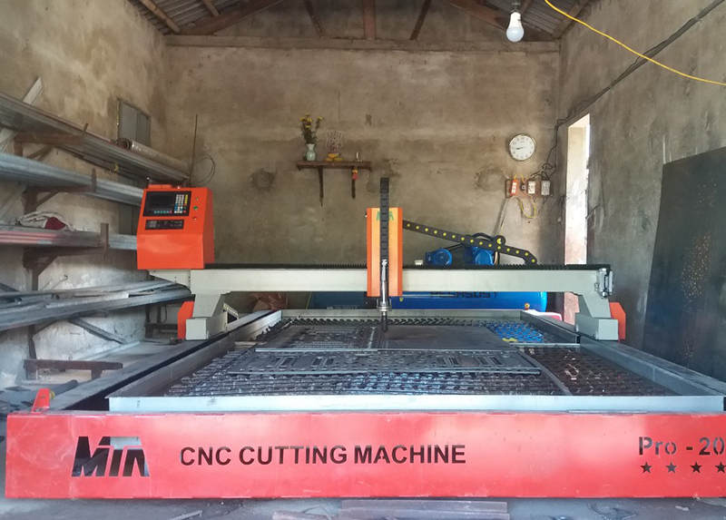 Máy CNC Cắt Sắt