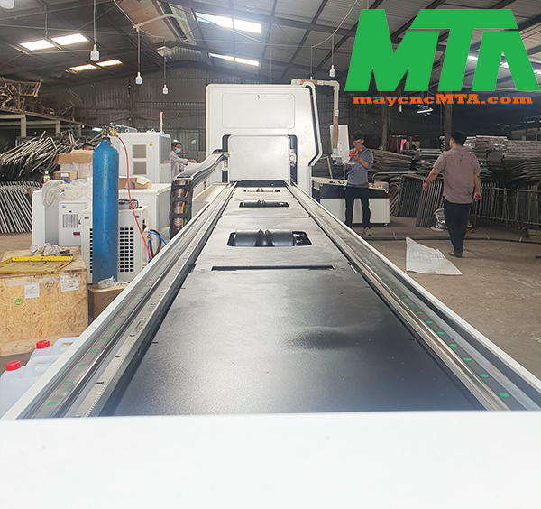 máy laser fiber cắt ống