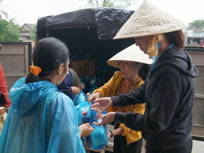 Nên làm từ thiện thế nào để không sai luật?