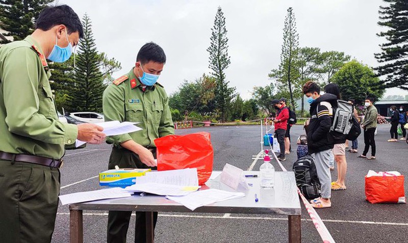 Đánh tráo người đi cách ly: “Cần xử lý hình sự”