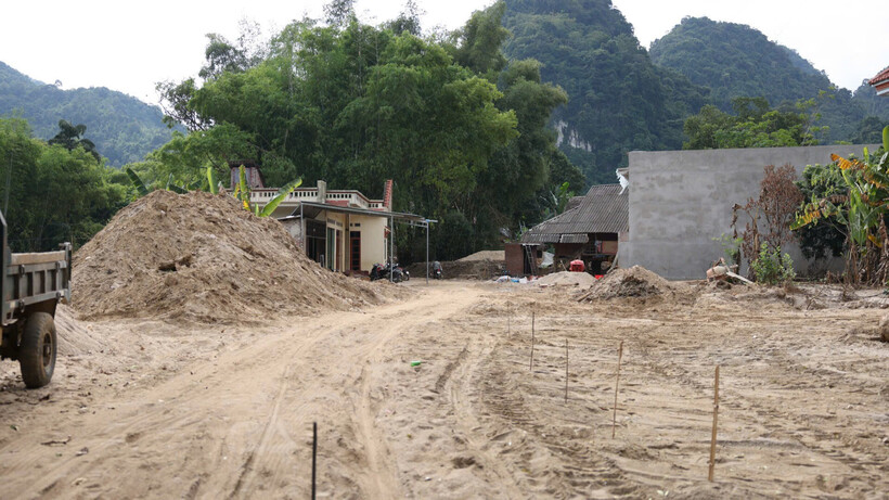 Cát vàng trên vườn, chum vàng dưới đất: Sao chủ nhà cứ mãi đứng nhìn?