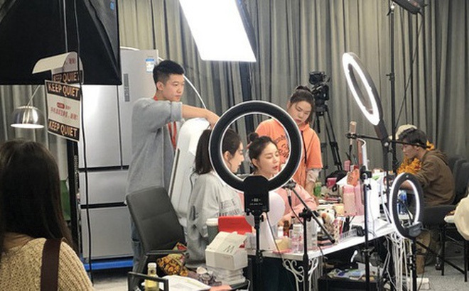 Livestream bán hàng: Cảnh giác với tình trạng 