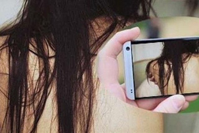 Vụ hot girl lộ clip 
