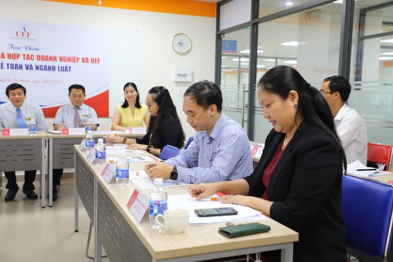 Tăng hiệu quả hợp tác với doanh nghiệp thông qua chương trình tọa đàm của ngành Kế toán và Luật