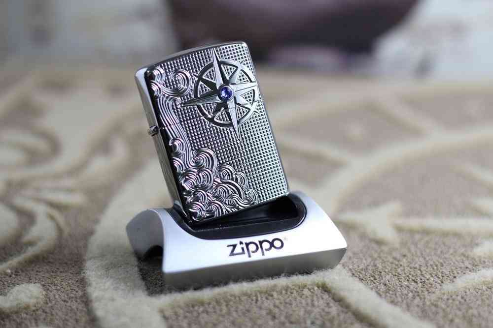 Có nên mua bật lửa Zippo Armor chính hãng Mỹ hay không?