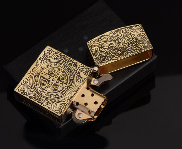 hộp quẹt Zippo Constantine đúc